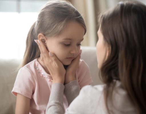 Πώς να πείτε στο παιδί σας ότι παίρνετε διαζύγιο