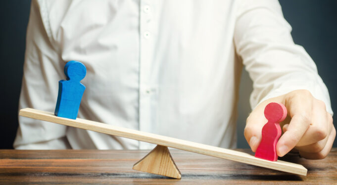 Πώς πρέπει να αντιδράσετε όταν το παιδί σας προτιμάει να είναι με τον άλλο γονιό;